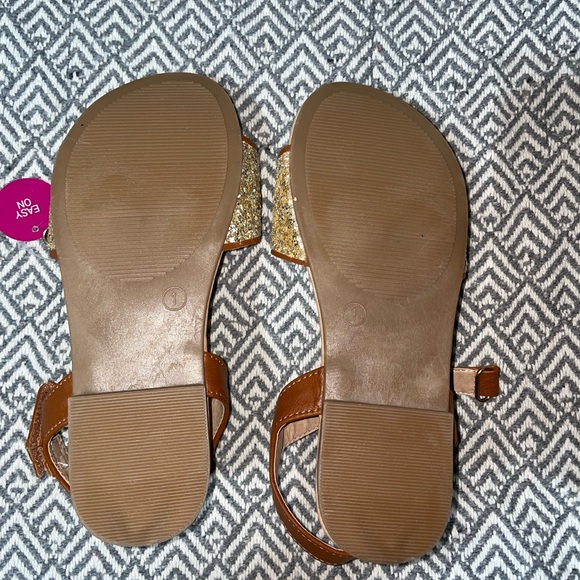 Girl’s Sandals - Picture 3 of 3